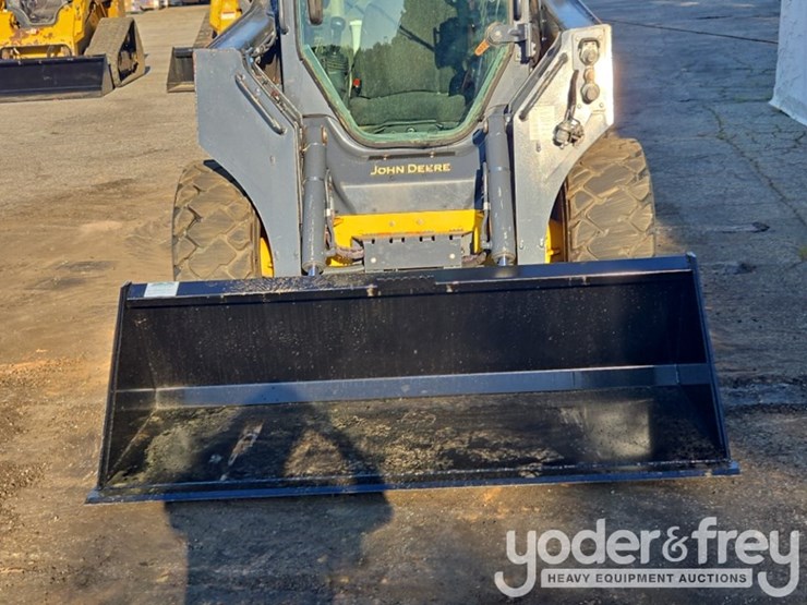 2019-deere-324g-image-15