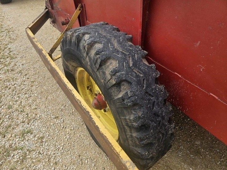 schuller-feed-wagon-image-5