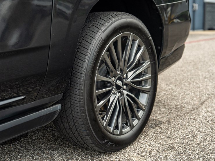 2024-cadillac-escalade-esv-image-28