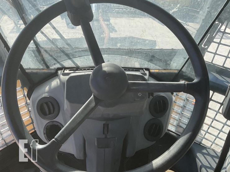 2021-deere-444-p-tier-image-14