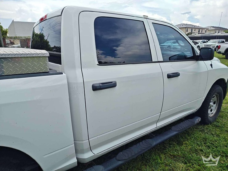 2017-dodge-1500-image-36