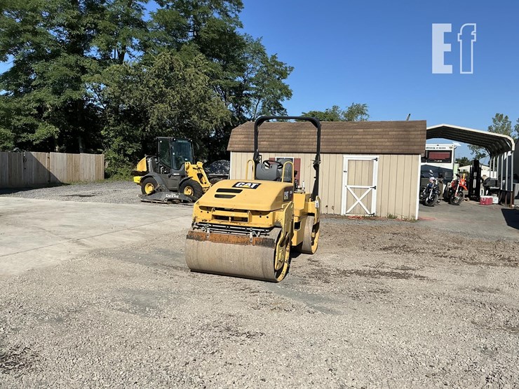 2010-caterpillar-cb34xw-image-8