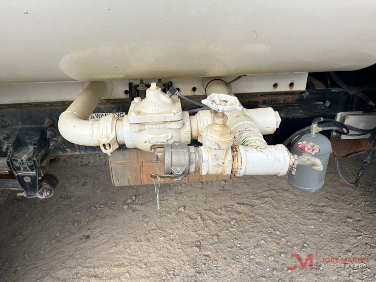 2017-ford-f650-image-11