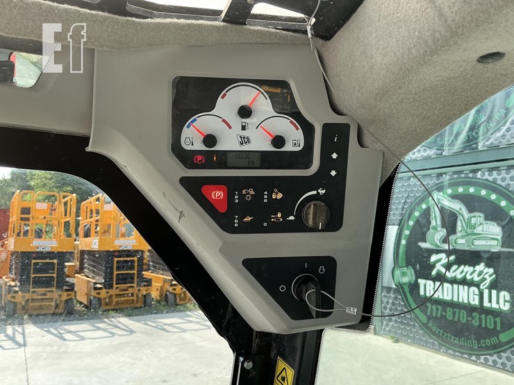 2021-jcb-3ts-8t-image-16
