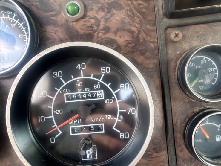 1996-kenworth-w900-image-4