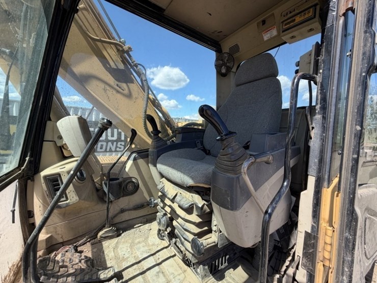 2003-caterpillar-315c-image-37