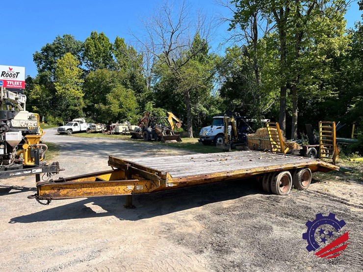 dual-t/a-equipment-tag-trailer-image-1