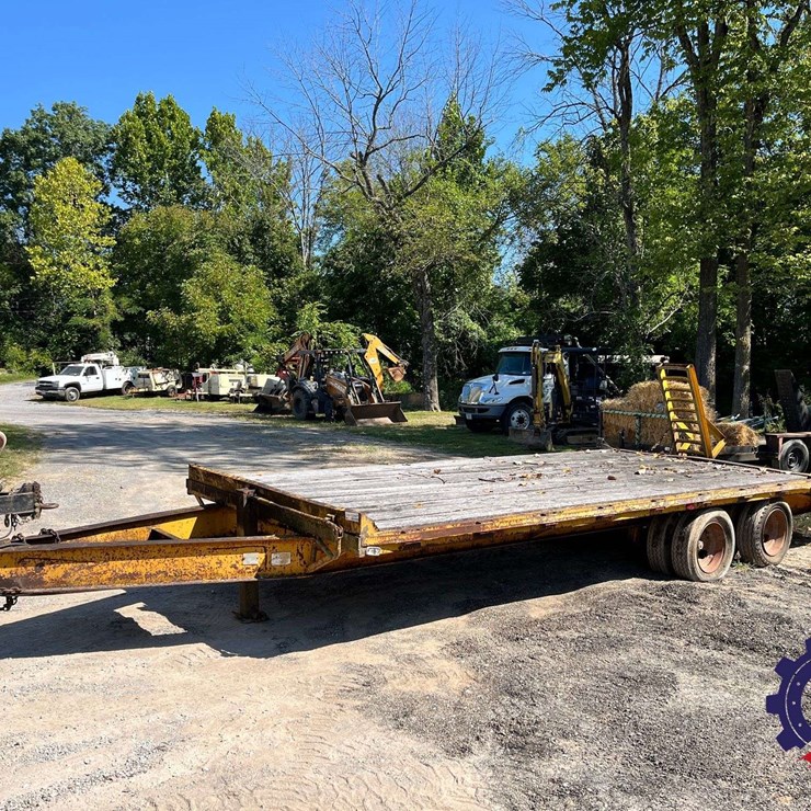 Dual T/A Equipment Tag Trailer