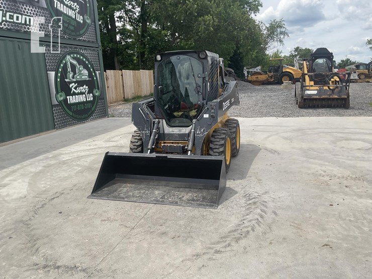 2016-deere-318e-image-8