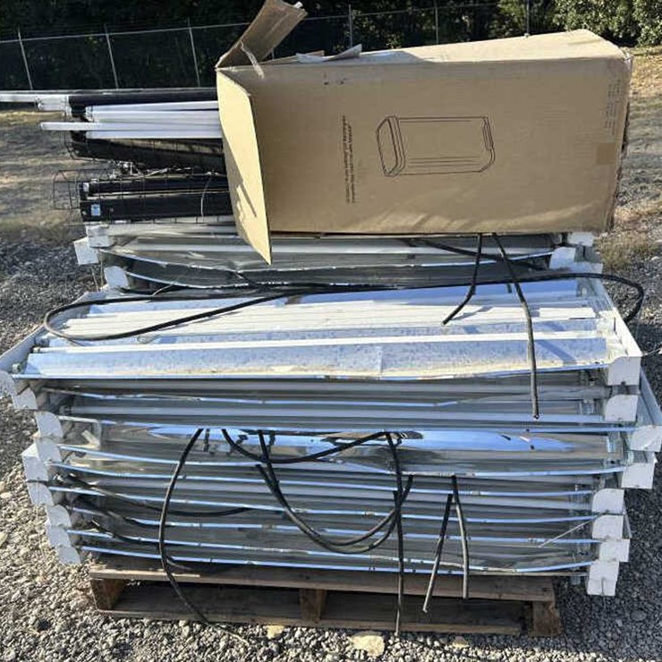 #2 • High Bay Fluorescent Lights & Black Light Bundle