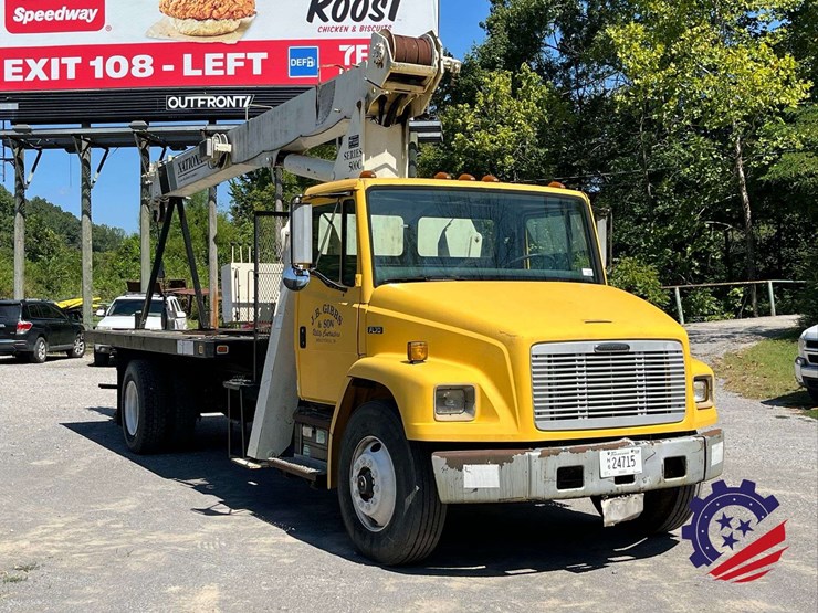 1999-freightliner-fl70-image-11