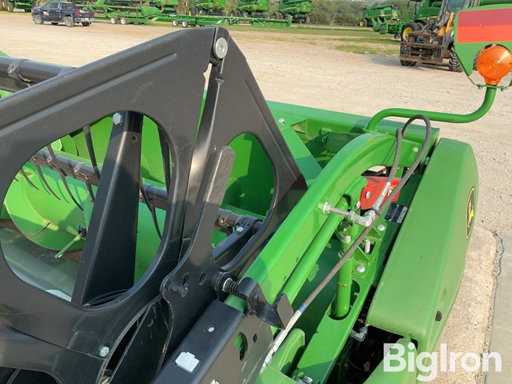 2017-john-deere-635f-image-11