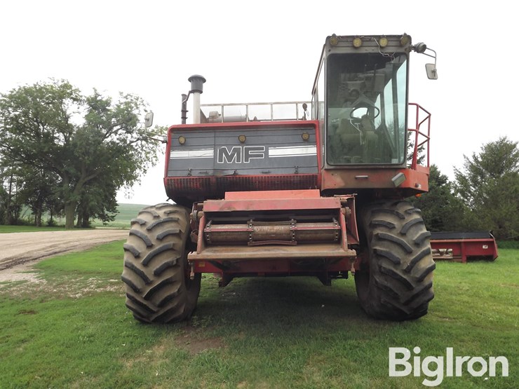 1981-massey-ferguson-860-image-2