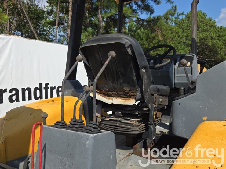 caterpillar-416c-image-32