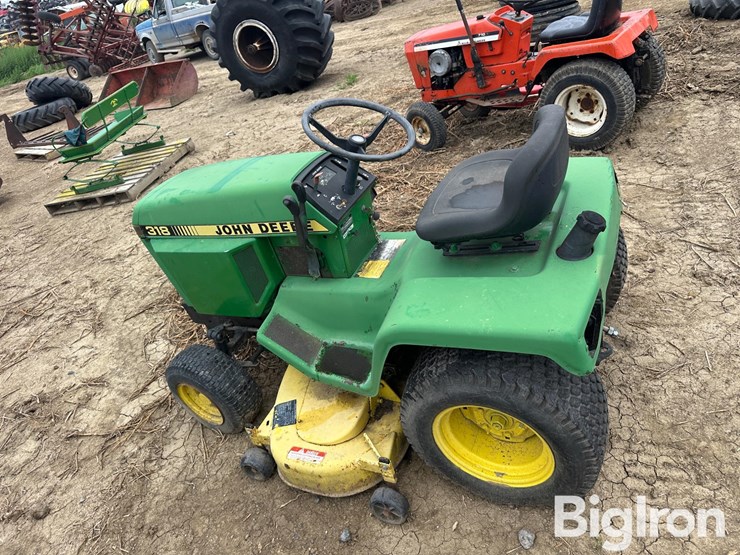 john-deere-318-image-8