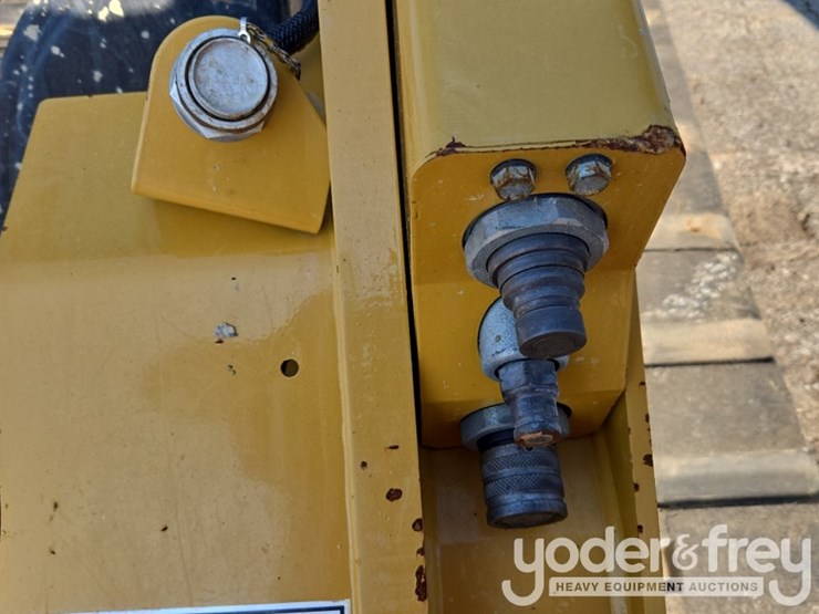 2023-caterpillar-289d3-image-21