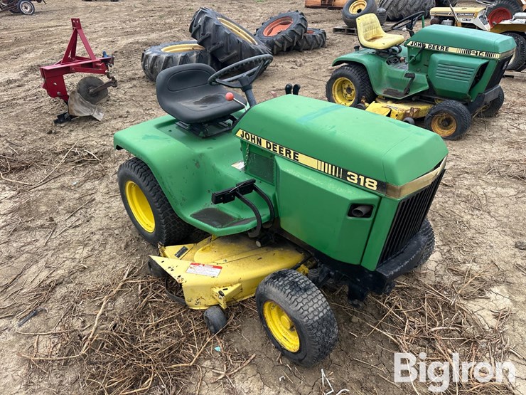 john-deere-318-image-3
