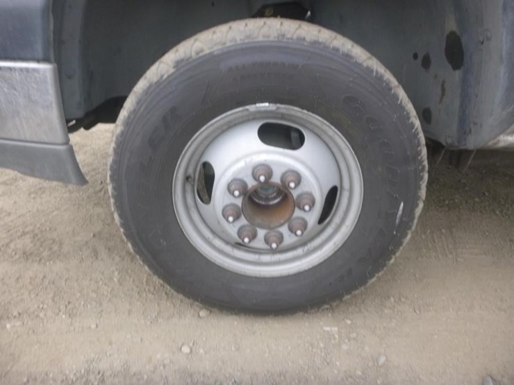 2003-chevrolet-3500-image-15