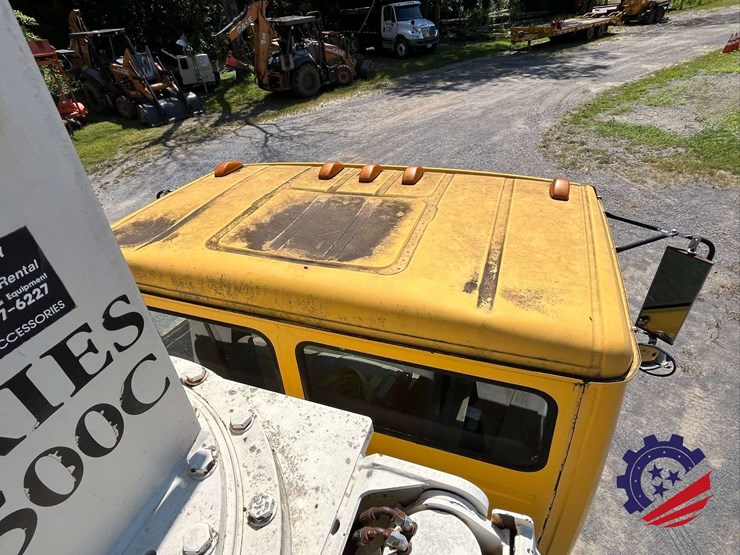 1999-freightliner-fl70-image-52