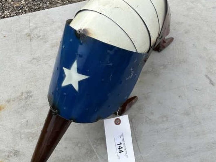 #144-•-metal-art---large-texas-armadillo-image-2