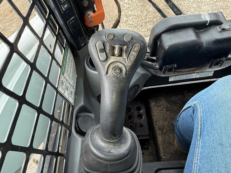 2022-bobcat-s850-image-26