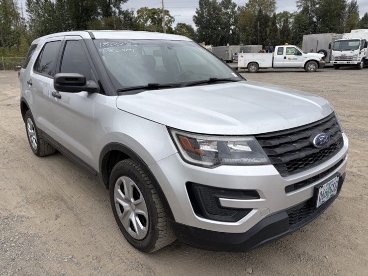 2018-ford-explorer-image-2