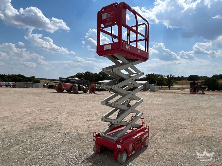 mec-scissor-lift-image-3