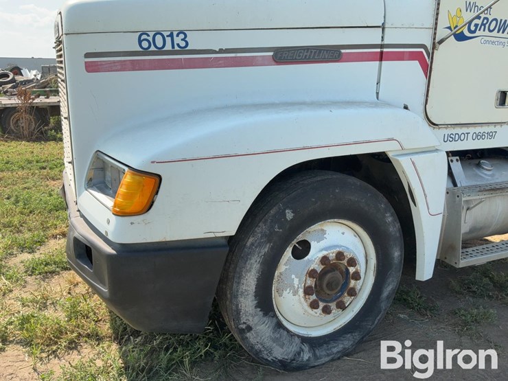 1990-freightliner-fld120-image-16