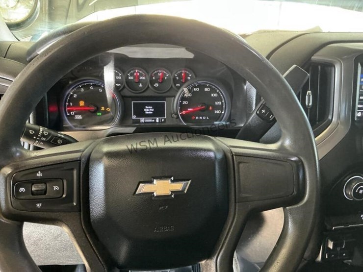 2019-chevrolet-silverado-1500-image-17