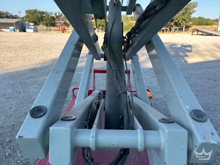 mec-scissor-lift-image-9