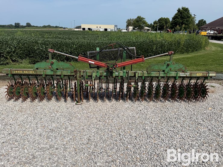 john-deere-400-image-2