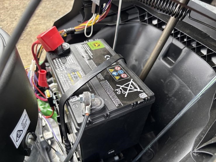 2026-john-deere-s120-image-25