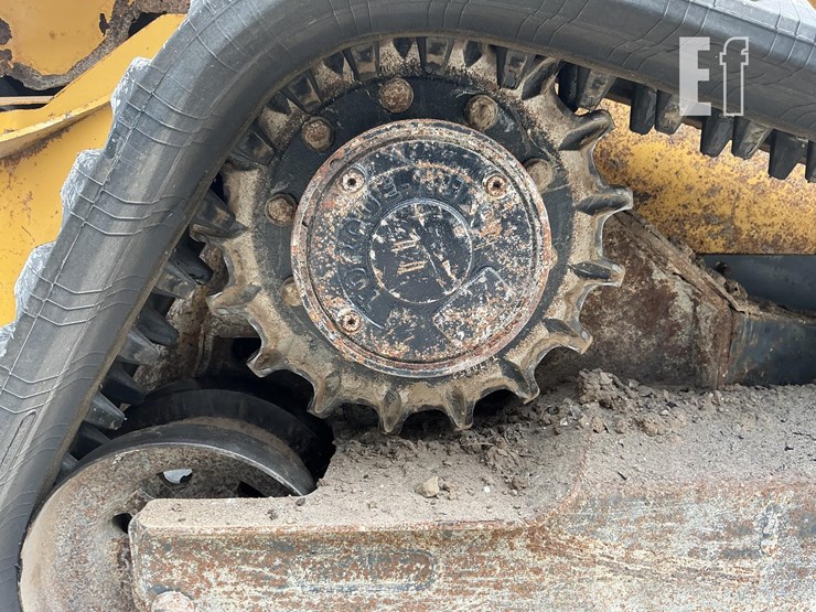 2020-deere-331g-image-10