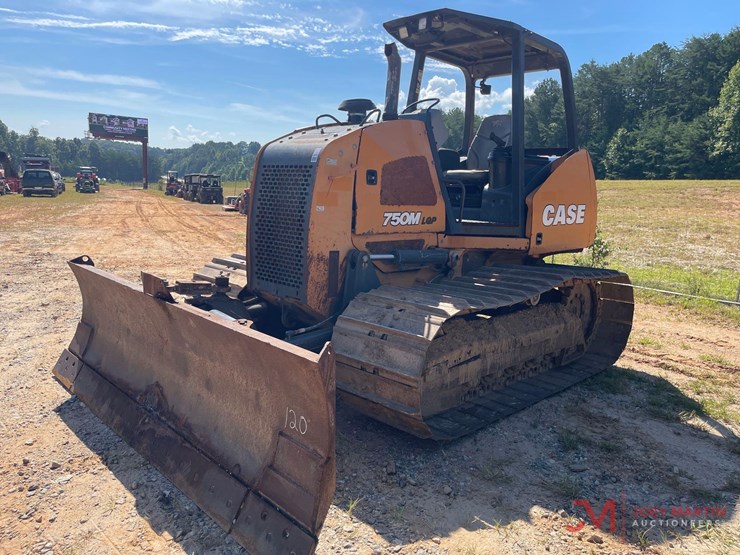 2018-case-750m-lgp-image-7