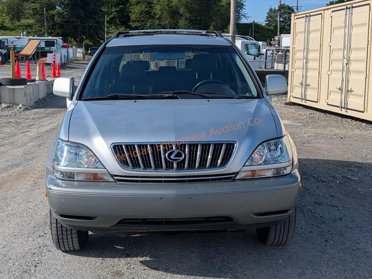 2001-lexus-rx300-image-2