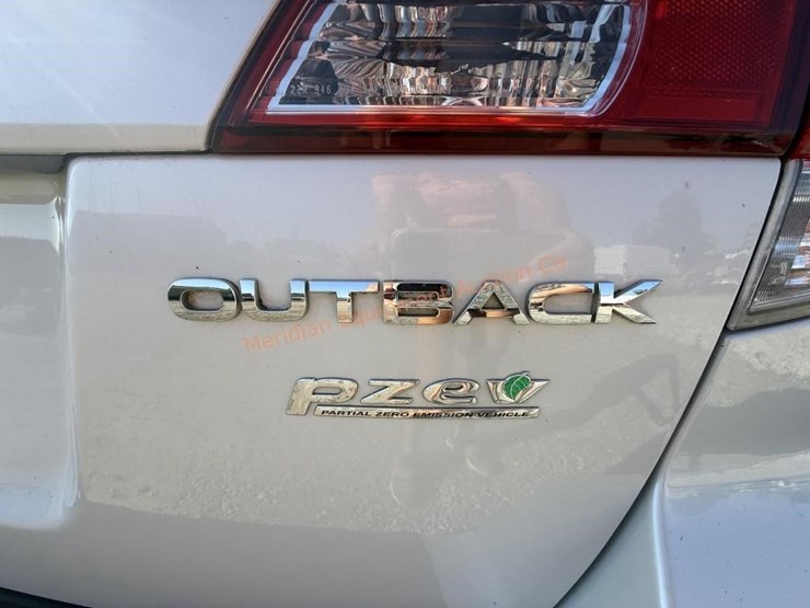 2013-subaru-outback-image-21