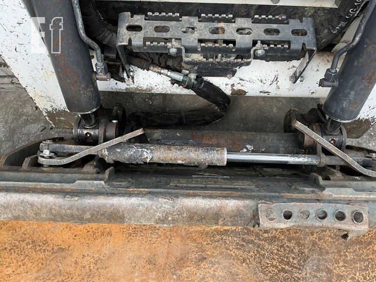 2019-bobcat-t770-image-12