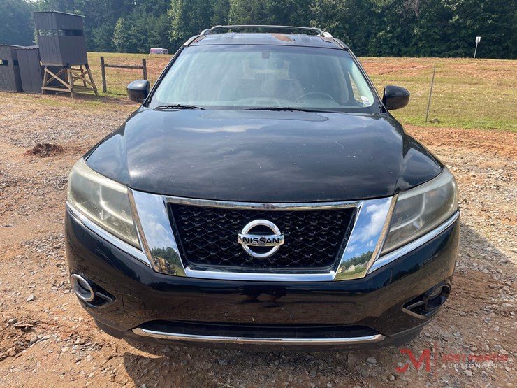 2013-nissan-pathfinder-sl-image-8