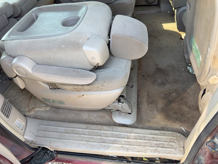 2004-toyota-sienna-image-22