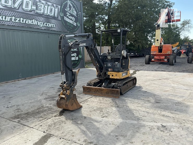 2015-deere-26g-image-8