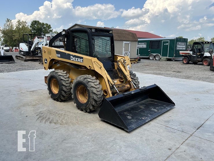2006-deere-328-image-6