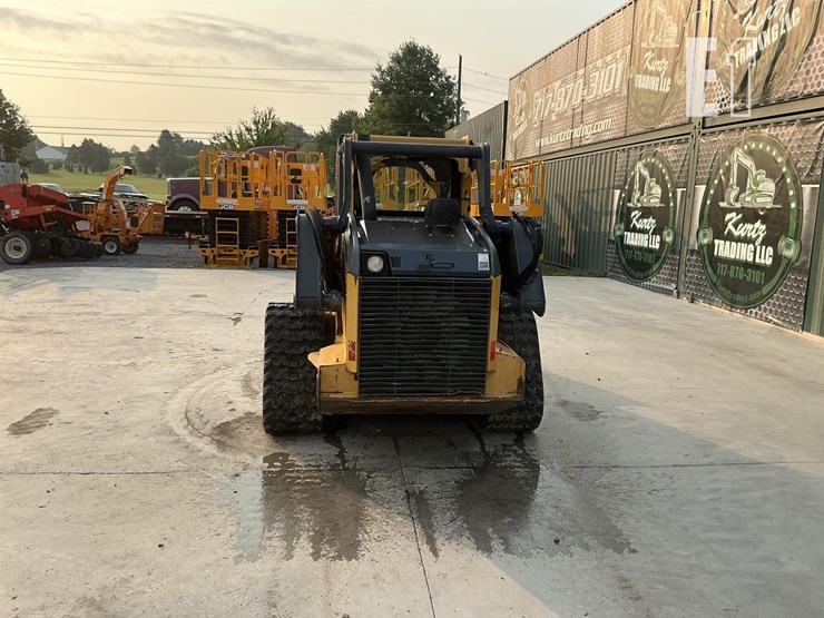 2014-deere-323e-image-3