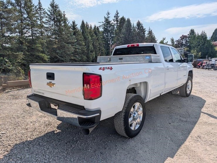 2017-chevrolet-silverado-3500-image-4