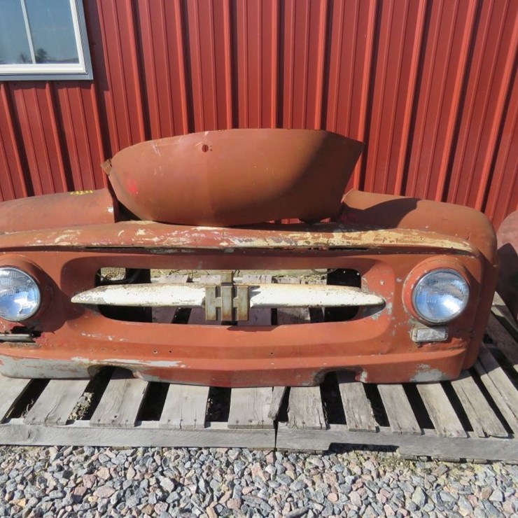 International Pickup Custom Front end cut for Automotive Art