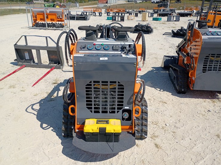 #l85-072-•-2026-landhonor-me380-mini-skid-steer-image-7