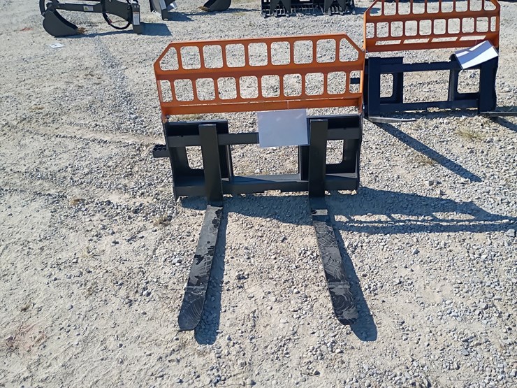 #l85-009-•-landhonor-pallet-fork-skid-steer-attachment-image-1