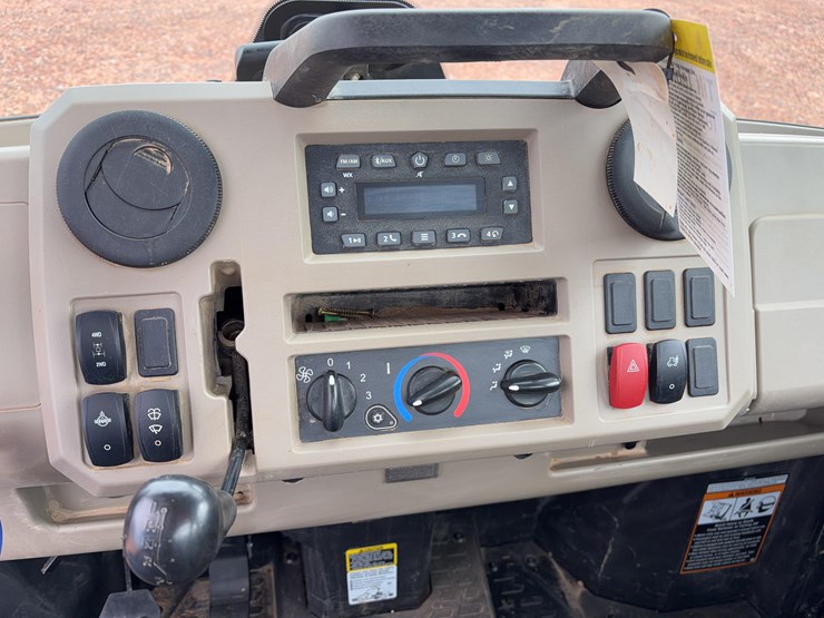 john-deere-gator-image-15