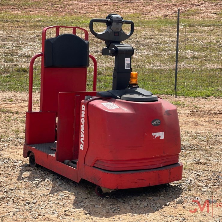 RAYMOND 8610 ELECTRIC TOW TRACTOR