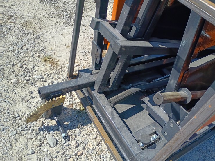 #l85-049-•-landhonor-10'-cattle-squeeze-chute-image-13