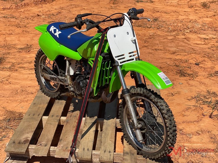 2016-kawasaki-kx-dirt-bike-image-1